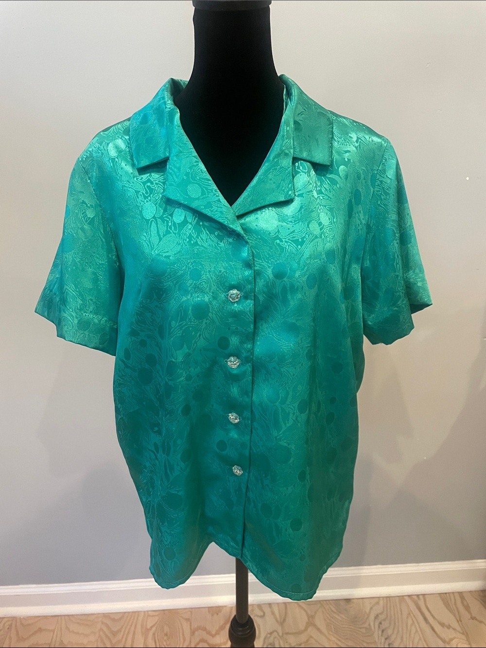 Silky green Short-Sleeve Button Front Top 80’s like new handmade